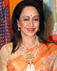 Hema Malini at Hema visits Neeta Lulla Store