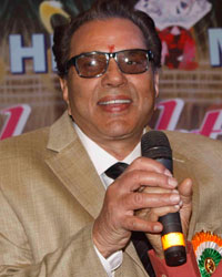 Dharmendra and Amin Sayani Dharmendra and Amin Sayani