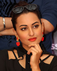 Sonakshi Sinha at Holiday Press Meet