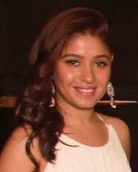 Sunidhi Chauhan at Hridaynath Awards 2013