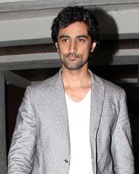 Kunal Kapoor at Hrithik and Kunal Celebrate New Year