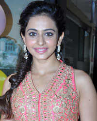 Rakul Preet Singh at Hue Spring Summer 2014 Preview