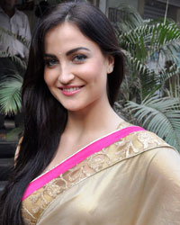 Elli Avram at Hue Spring Summer 2014 Preview