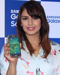 Huma Qureshi at Huma Launches Galaxy S6 and Galaxy S6 Edge