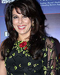 Pooja Bedi at IBN7 Super Idols Awards 2012