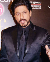 Shah Rukh Khan at IIFA Awards 2013