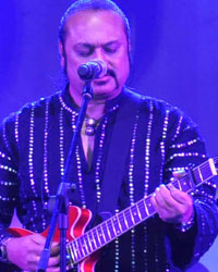 esle Lewis performs during the opening ceremony of the second edition of the Indian International Model United Nations