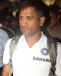 Mahendra Singh Dhoni at Indian Cricket Team at Mumbai Airport