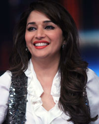 Madhuri Dixit at Jhalak Dikhla Jaa 6 PC