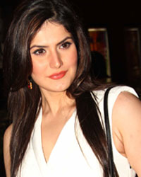 Zarine Khan at Jobs Movie Special Screening