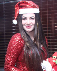 Kainaat Arora Celebrates Christmas Festival Kainaat Arora Celebrates Christmas Festival