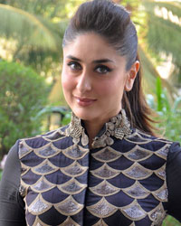 Kareena Kapoor at Kareena Promotes Vith U App