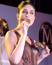 Kareena Kapoor at Kareena Unveils New Magnum Ice Cream