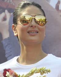 Kareena Kapoor at Kareena and Arjun Kapoor Promote Film Ki and Ka