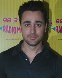 Imran Khan at Katti Batti Promoton at Radio Mirchi