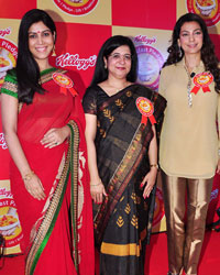 Sakshi Tanwar and Juhi Chawla at Kellogg Breakfast Pledge Launch Sakshi Tanwar and Juhi Chawla at Kellogg Breakfast Pledge Launch