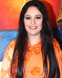 Gracy Singh at Krishnansh Art Show Inauguration