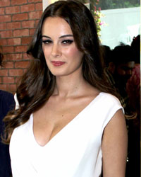 Evelyn Sharma at La Hair Affaire Launch