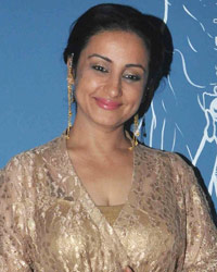 Divya Dutta at Launch of Art Center by Clap India