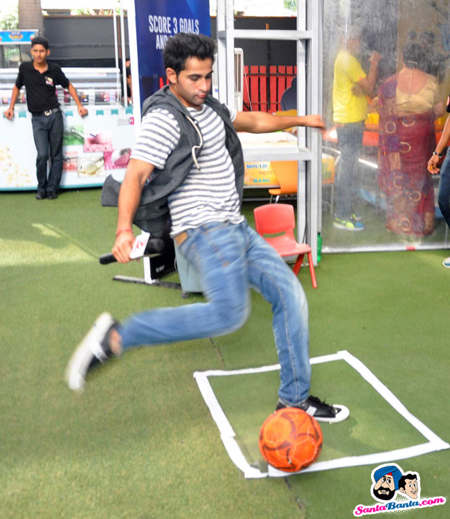 'Lekar Hum Deewana Dil' Promotion at Splash