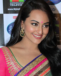 Sonakshi Sinha at Lootera Promotion on Indian Idol Junior