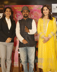 Juhi Chawla and Madhuri Dixit
