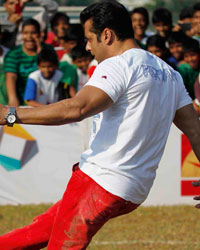 Salman Khan at Milind Deora Junior Soccer Challenger