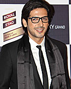 Zayed Khan at Mirchi Music Awards 2013