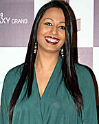 Kashmira Shah at Mirchi Music Awards 2013