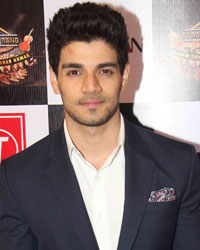 Sooraj Pancholi at Musical Concert Suron Ke Rang Red Carpet