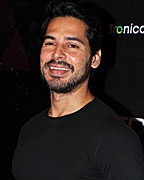 Dino Morea at My Fav DJ Awards 2013