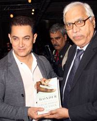 Aamir Khan at NDTV Indian of The Year Awards 2014