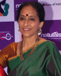 Naturals Beauty and Salon Felicitates Mothers