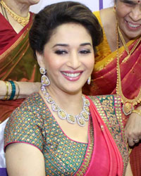 P N Gadgil Jeweller Showroom Launch