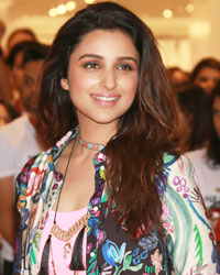 Parineeti Chopra at Parineeti Chopra at Launch of H and M Store