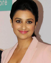 Parineeti Chopra Launches Samsung Galaxy Note 3