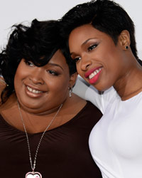 Julia Simpson and Jennifer Hudson arrive at the 2014 People's Choice Awards in Los Angeles, California