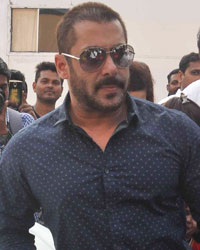 Salman Khan at Prem Ratan Dhan Payo Success Press Meet