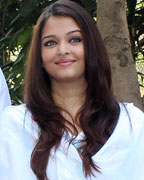 Aishwarya Rai at Press Conference of Amitabh Bachchan