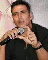 Akshay Kumar at Press Meet to Promote Airlift