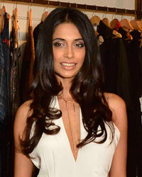 Sarah Jane Dias at Preview Evening for Mitaali and Gabrielle at Atosa