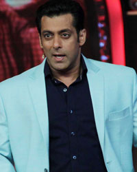 Salman Khan at Priyanka Promotes Krrish 3