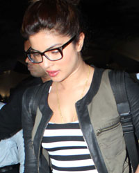 Priyanka Chopra at Priyanka and Farhan at Airport