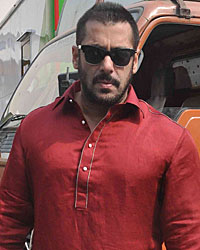 Salman Khan at Promotion of Movie Prem Ratan Dhan Payo