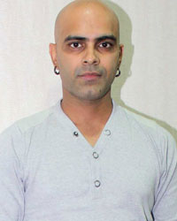 Rajiv Laxman at Promotion of Shuddh Desi Romance