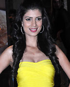 Tena Desae at Promotion of Table No. 21