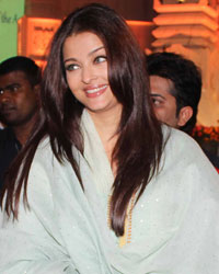 Aishwarya Rai at Pure Love Bhagavan Sri Sathya Sai Baba Concert