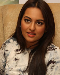 Sonakshi Sinha at R Rajkumar Film Promotion