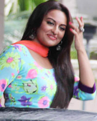 Sonakshi Sinha at R Rajkumar Theatrical Trailer Launch