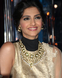 Sonam Kapoor at Raanjhana Movie Promotion